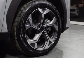 Новый Geely Atlas 2025 (8 фото)