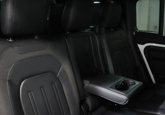Подержанный автомобиль Land Rover Defender Suv 2020 года (21 фото)
