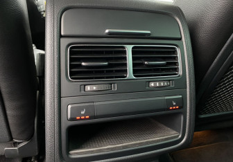 Подержанный автомобиль Volkswagen Touareg 2015 года (26 фото)