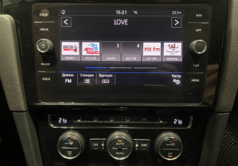 Подержанный автомобиль Volkswagen Golf Wagon 2017 года (15 фото)