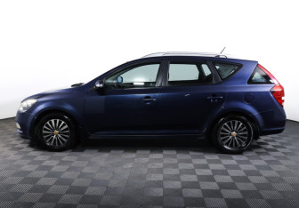 Подержанный автомобиль Kia Ceed Wagon 2010 года (8 фото)