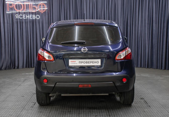 Подержанный автомобиль Nissan Qashqai 2012 года (6 фото)