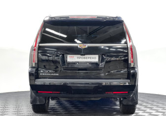 Подержанный автомобиль Cadillac Escalade Suv 2018 года (5 фото)