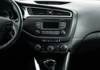 Подержанный автомобиль Kia Ceed Hatchback 2017 года (9 фото)