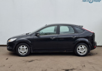 Подержанный автомобиль Ford Focus Hatchback 2010 года (8 фото)