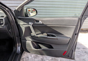 Подержанный автомобиль Kia Sportage 2017 года (24 фото)