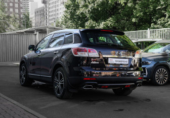 Подержанный автомобиль Mazda CX-9 2008 года (6 фото)