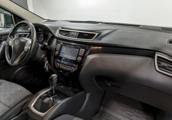 Подержанный автомобиль Nissan Qashqai 2014 года (19 фото)