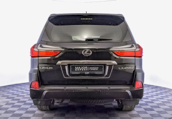 Подержанный автомобиль Lexus LX 2021 года (6 фото)