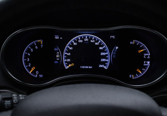 Подержанный автомобиль Jeep Grand Cherokee 2017 года (12 фото)