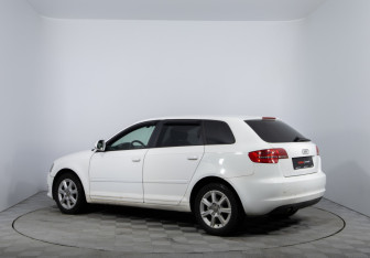 Подержанный автомобиль Audi A3 Hatchback 2009 года (7 фото)