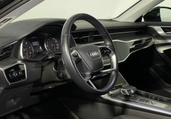 Подержанный автомобиль Audi A6 Sedan 2021 года (13 фото)
