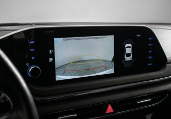 Подержанный автомобиль Hyundai Sonata 2020 года (14 фото)