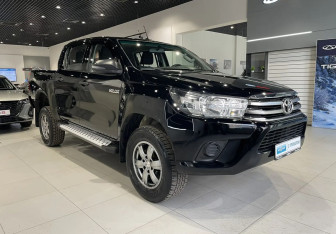 Подержанный автомобиль Toyota Hilux 2018 года (3 фото)