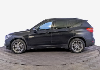 Подержанный автомобиль BMW X1 2018 года (8 фото)