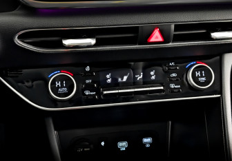 Подержанный автомобиль Hyundai Sonata 2023 года (26 фото)