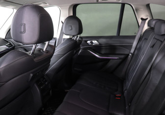 Подержанный автомобиль BMW X5 2019 года (14 фото)