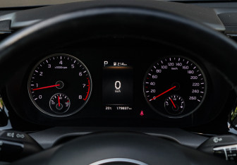 Подержанный автомобиль Kia K5 2021 года (25 фото)
