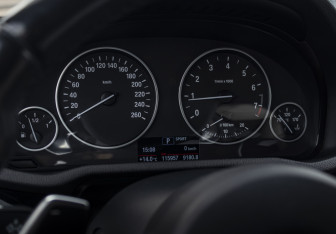 Подержанный автомобиль BMW X3 2016 года (12 фото)