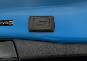 Подержанный автомобиль Toyota RAV4 2020 года (10 фото)