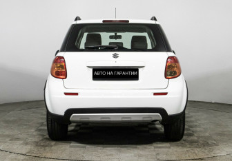 Подержанный автомобиль Suzuki SX4 Hatchback 2013 года (4 фото)