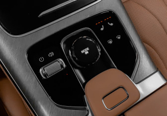 Подержанный автомобиль Jaecoo J8 2024 года (20 фото)