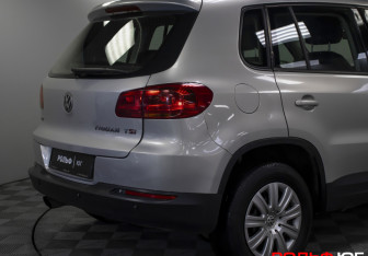 Подержанный автомобиль Volkswagen Tiguan 2014 года (19 фото)