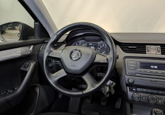 Подержанный автомобиль Skoda Octavia Liftback 2014 года (25 фото)