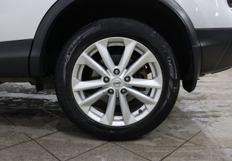 Подержанный автомобиль Nissan Qashqai 2020 года (9 фото)