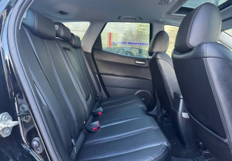 Подержанный автомобиль Mazda CX-7 2008 года (11 фото)