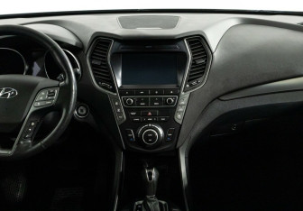 Подержанный автомобиль Hyundai Santa Fe 2018 года (8 фото)