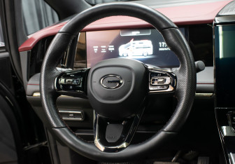 Подержанный автомобиль GAC M8 2023 года (17 фото)