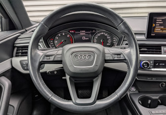 Подержанный автомобиль Audi A4 Sedan 2019 года (22 фото)