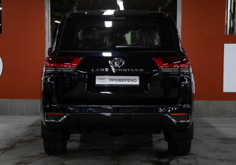 Новый Toyota Land Cruiser Suv 2022 (6 фото)