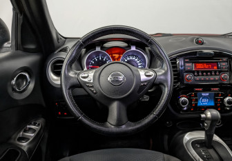 Подержанный автомобиль Nissan Juke 2014 года (20 фото)