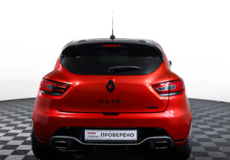 Подержанный автомобиль Renault Clio RS 2014 года (6 фото)