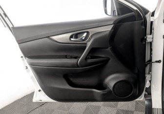 Подержанный автомобиль Nissan X-Trail 2018 года (19 фото)