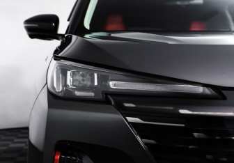 Подержанный автомобиль Changan UNI-S 2024 года (25 фото)