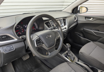 Подержанный автомобиль Hyundai Solaris Sedan 2021 года (16 фото)