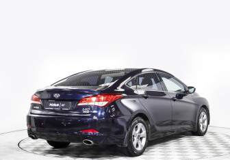 Подержанный автомобиль Hyundai i40 Sedan 2012 года (5 фото)