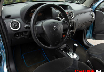 Подержанный автомобиль Citroen C3 Hatchback 2009 года (15 фото)