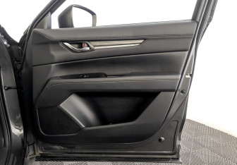 Подержанный автомобиль Mazda CX-5 2020 года (25 фото)