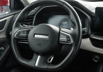 Подержанный автомобиль Haval F7 2022 года (9 фото)