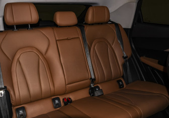 Подержанный автомобиль Omoda C5 2023 года (15 фото)