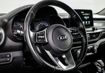 Подержанный автомобиль Kia Cerato Sedan 2021 года (13 фото)
