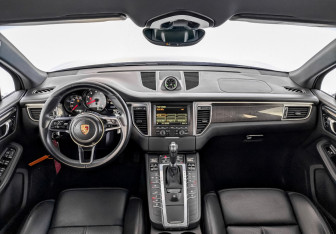 Подержанный автомобиль Porsche Macan 2015 года (14 фото)