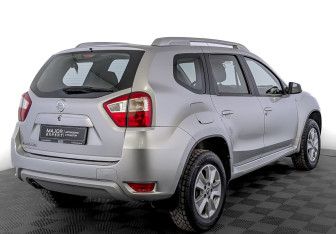 Подержанный автомобиль Nissan Terrano 2021 года (5 фото)
