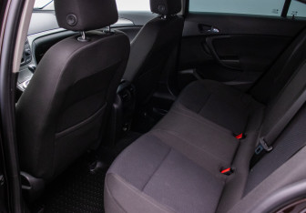 Подержанный автомобиль Opel Insignia Sedan 2014 года (11 фото)