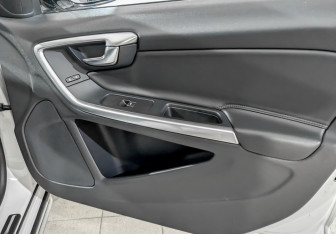 Подержанный автомобиль Volvo S60 Cross Country 2018 года (25 фото)