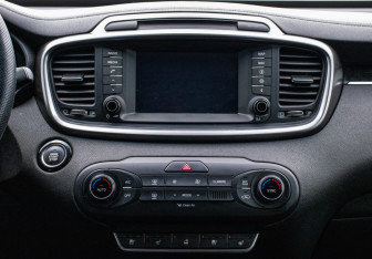 Подержанный автомобиль Kia Sorento 2015 года (15 фото)